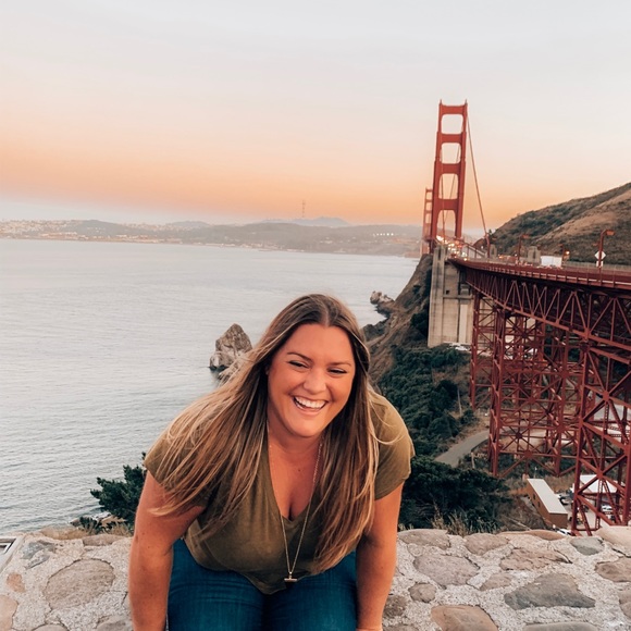 Meet your Posher, Courtney - Picture 2 of 11